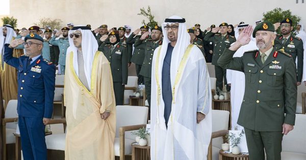 رئيس الدولة يشهد تخريج الدفعة الأولى من جامعة زايد العسكرية 8 %D8%B1%D8%A6%D9%8A%D8%B3 %D8%A7%D9%84%D8%AF%D9%88%D9%84%D8%A9 %D9%8A%D8%B4%D9%87%D8%AF%D9%A2