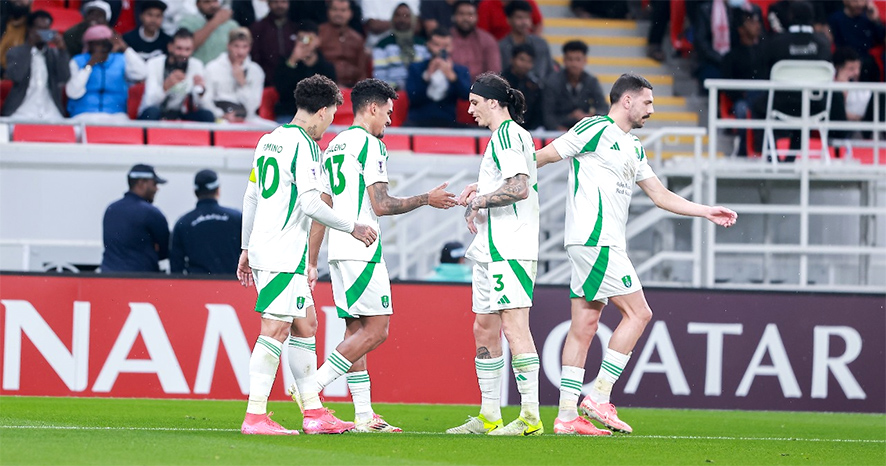 الأهلي يهزم الرائد بثنائية في الدوري السعودي