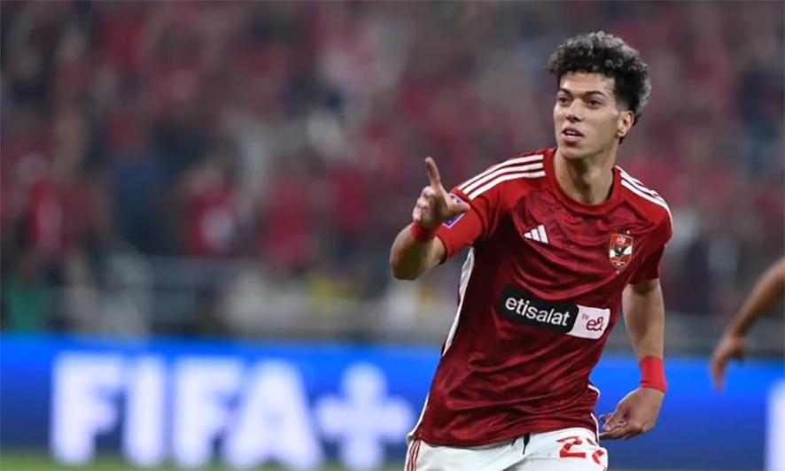 جراحة ناجحة لإمام عاشور لاعب الأهلي المصري بعد إصابته في افتتاح مونديال الأندية